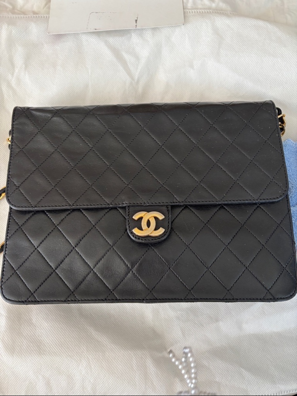 CHANEL Black single flap Quilted Shoulder Bag -additional pictures - Picture 9 of 10